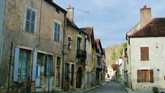 Noyers, een unieke plek op 25 km van Chablis