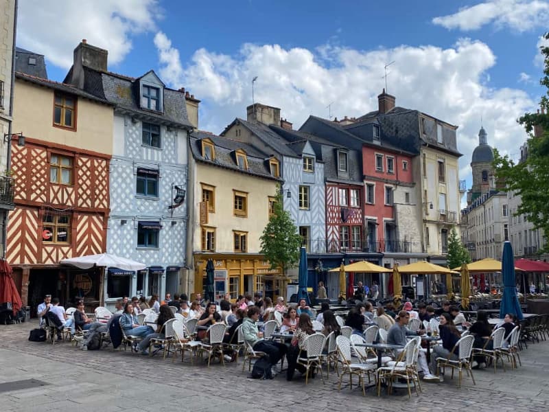 Een cr&ecirc;perie met een luxe badkamer in Rennes?
